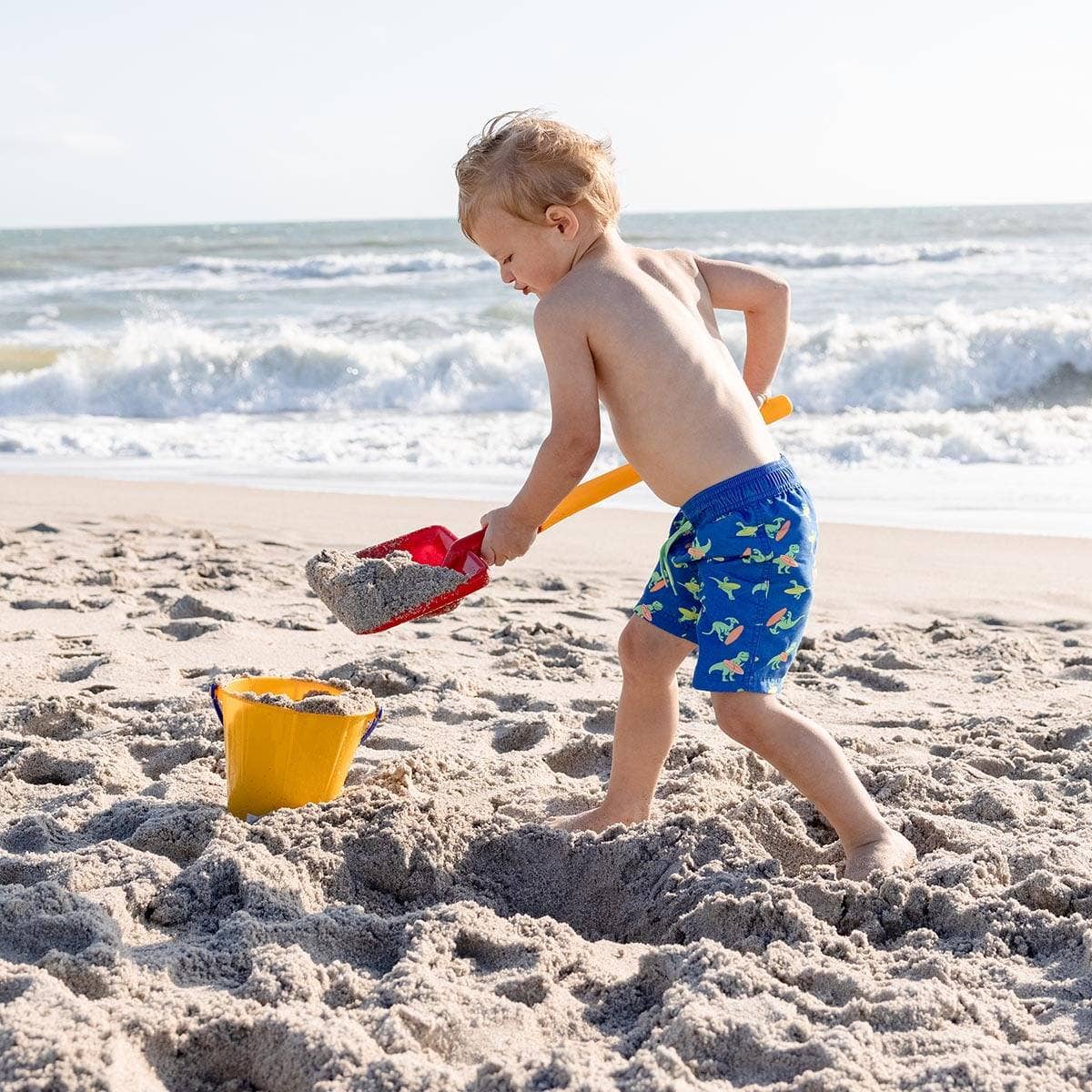 Classic Large Sand & Snow Pail – Heavy-Duty Bucket (Assorted Colors)