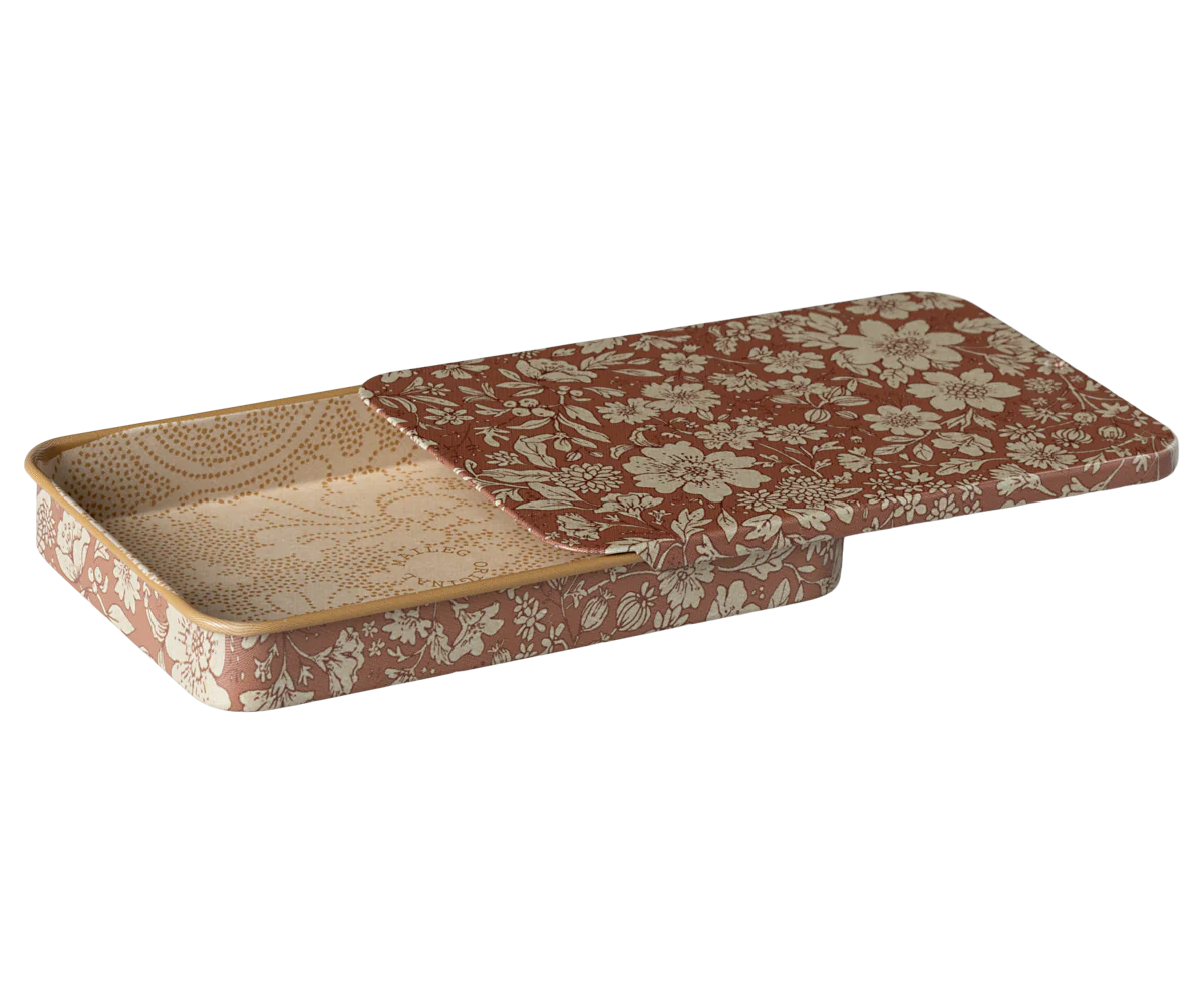 Metal box by Maileg
