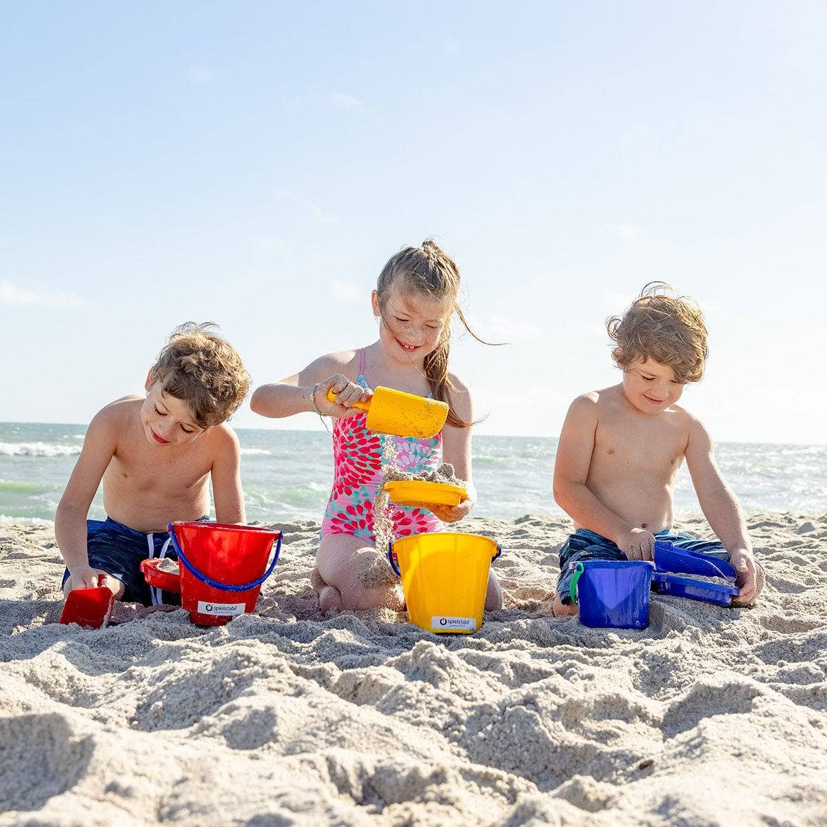 Classic Large Sand & Snow Pail – Heavy-Duty Bucket (Assorted Colors)