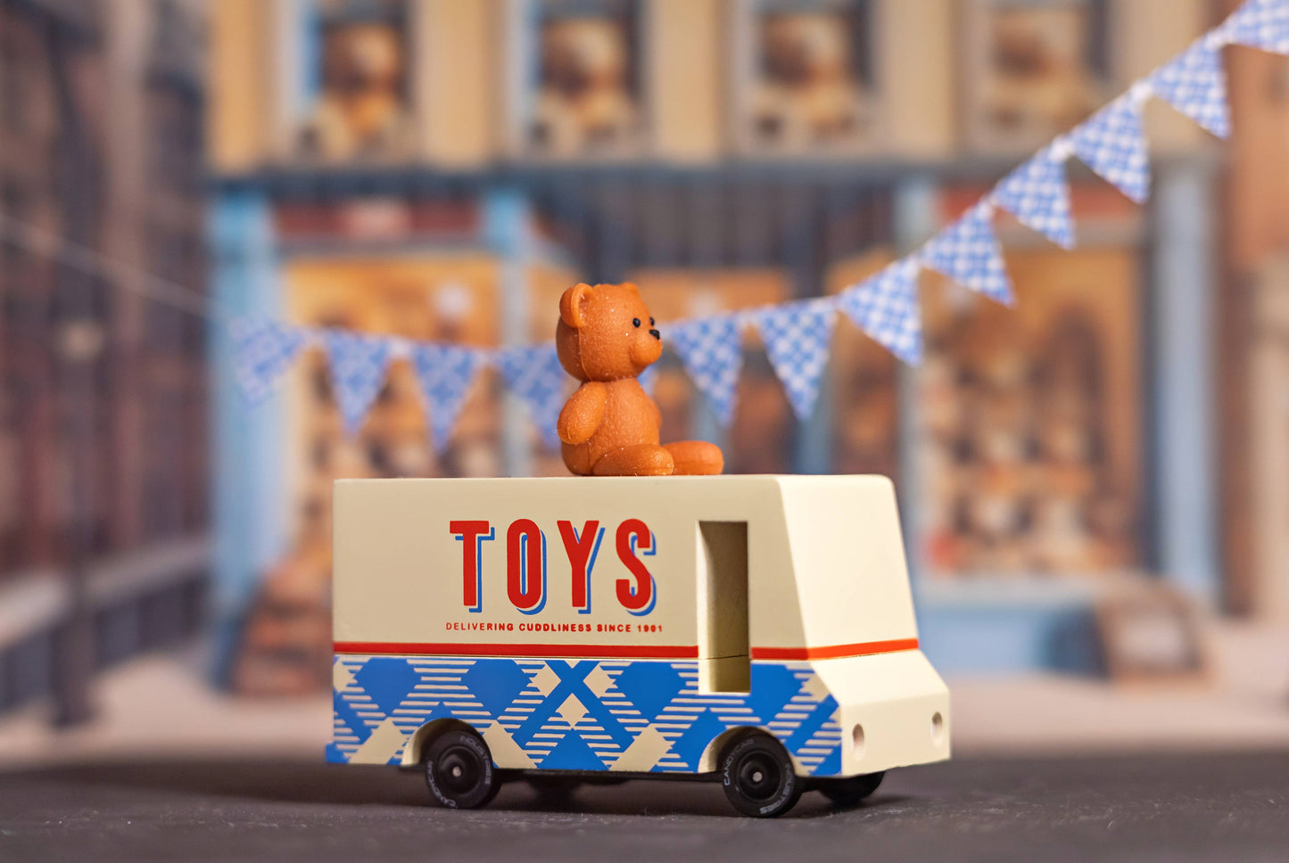 Teddy Bear Van Candylab Car