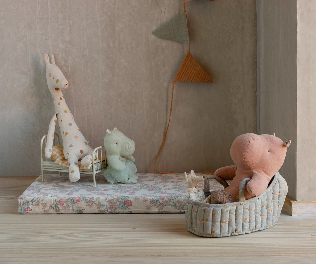 Hippo with Skirt, Small, Mint