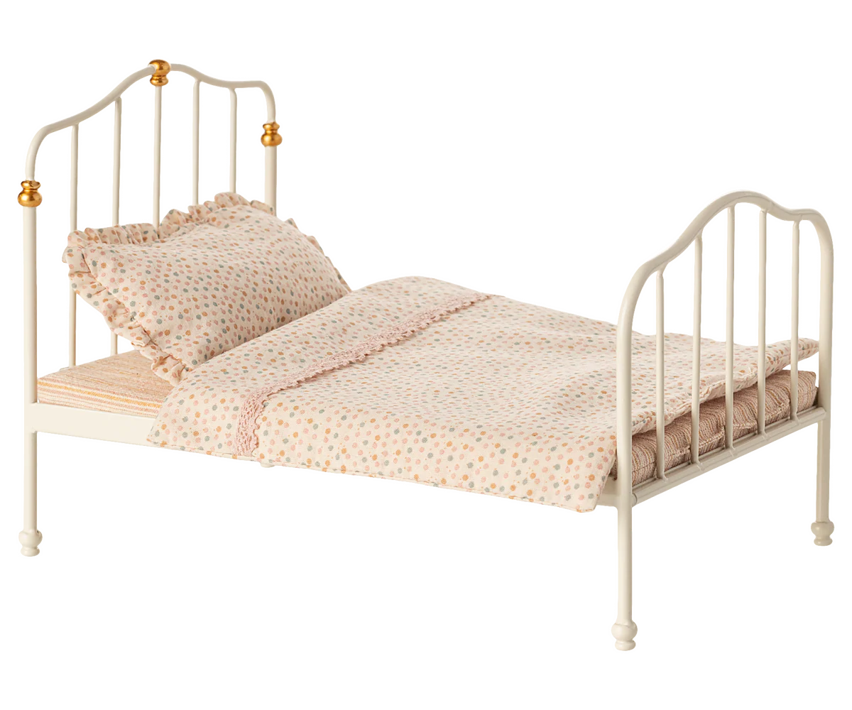 Vintage Bed, Mouse, Off-White