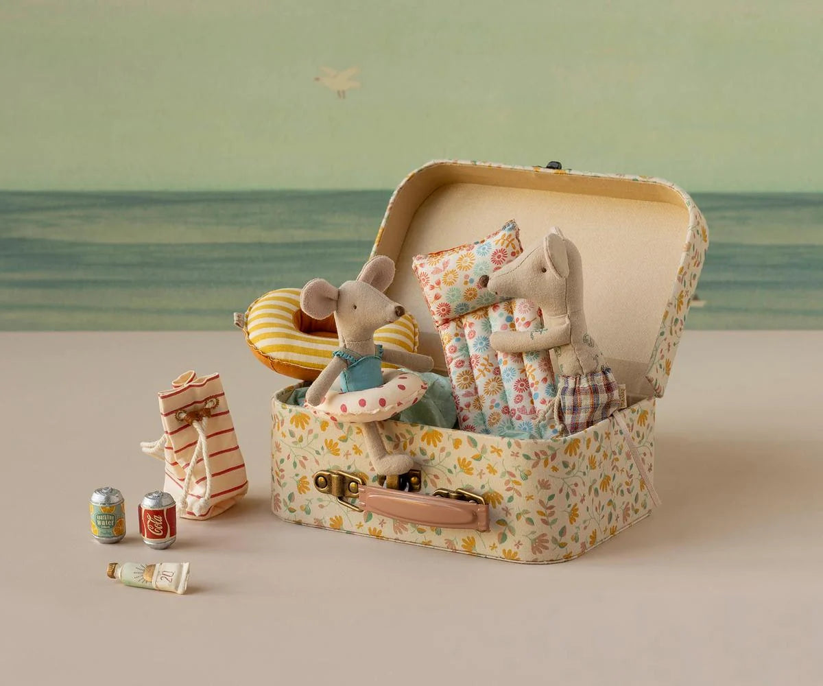 Beach Mouse with Air Mattress, Dad, Flower
