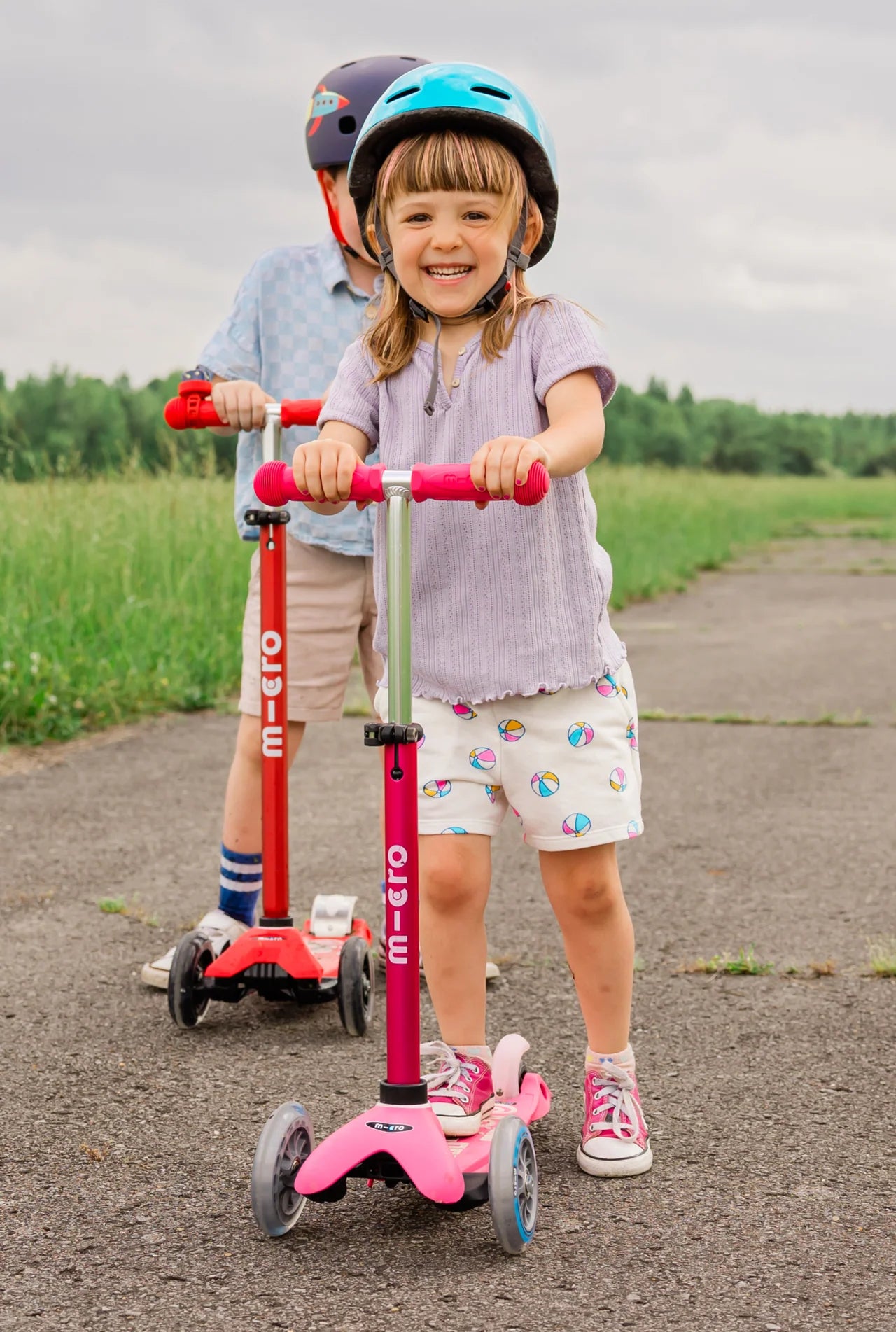 Mini Deluxe Scooter by Micro