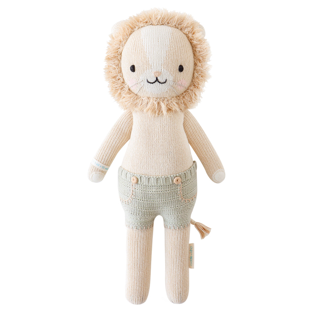 Sawyer the Lion - cuddle + kind