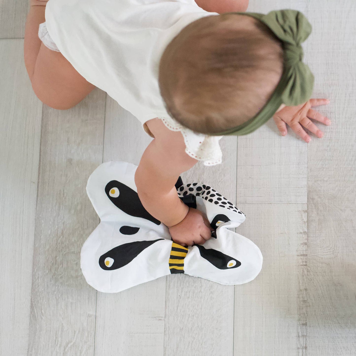 Organic Crinkle Toy - Butterfly by Wee Gallery
