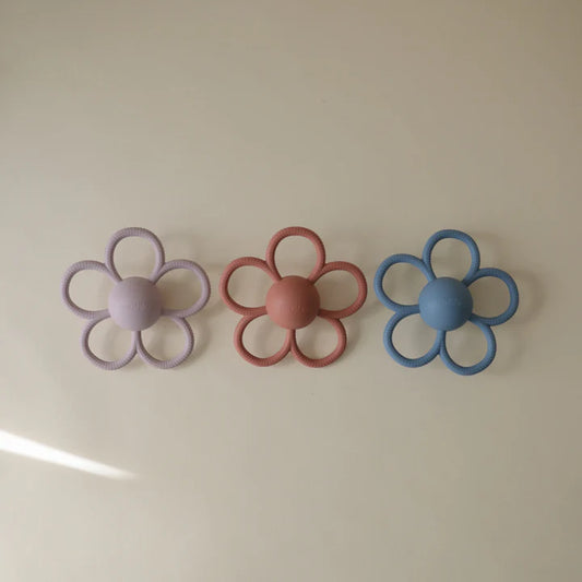Daisy Rattle Teether by mushie