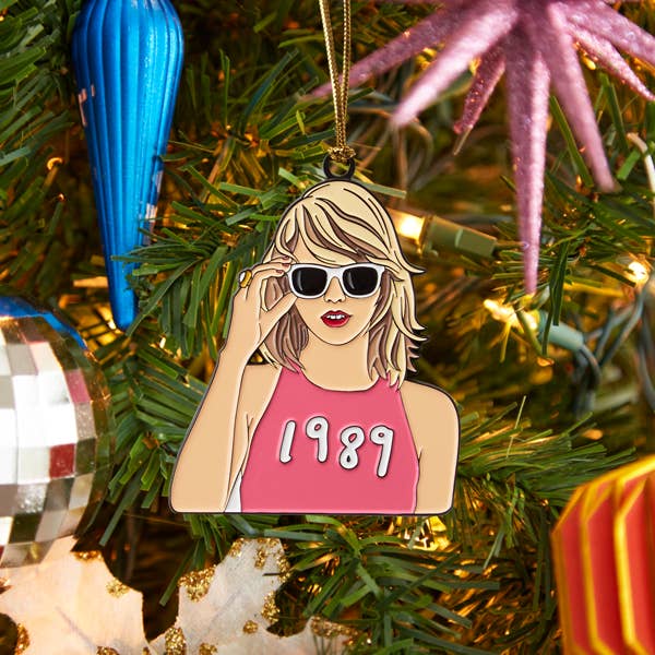 1989 Enamel Holiday Ornament
