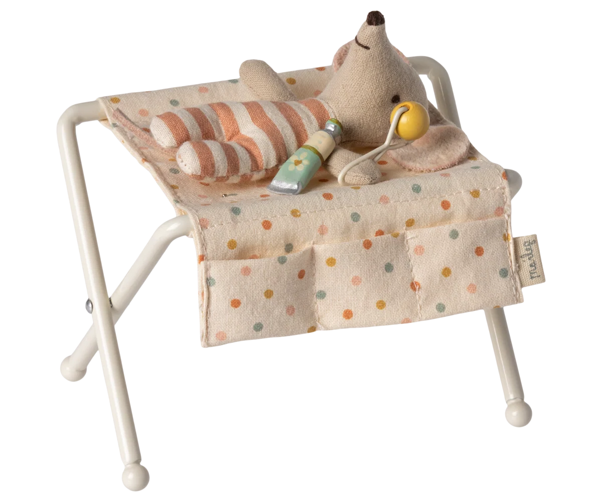 Nursery Table, Baby Mouse, Off White