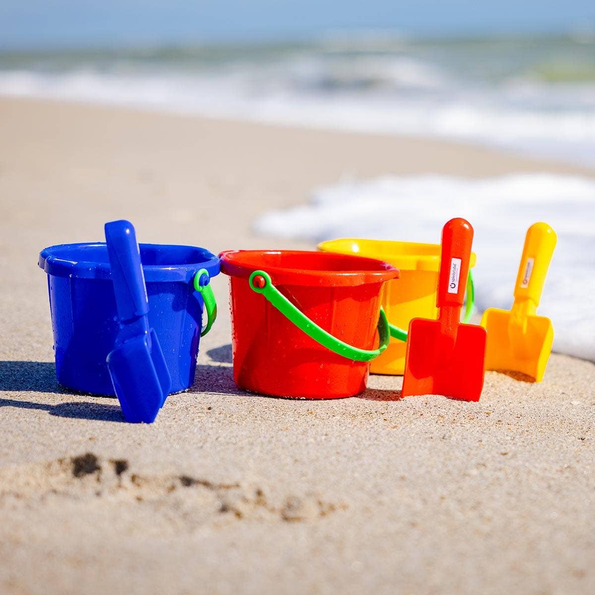 Small Scoop – Kids’ Beach & Sandbox Tool (Assorted Colors)
