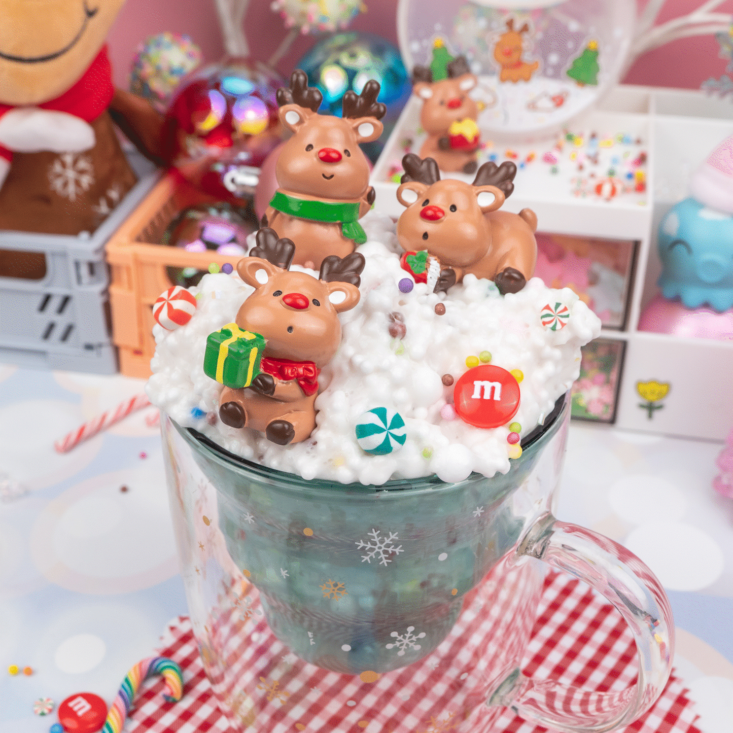 Reindeer Treats Crunchy Signature Dome™ Slime