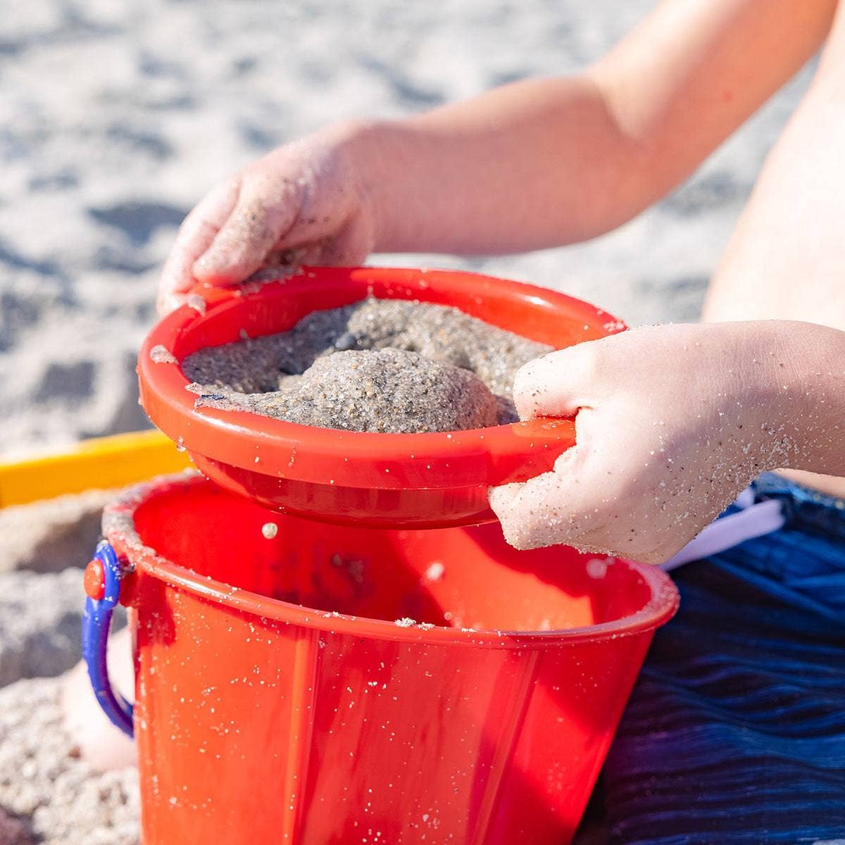 Small Sand Sieve – Durable Sandbox Sifter (Assorted Colors)