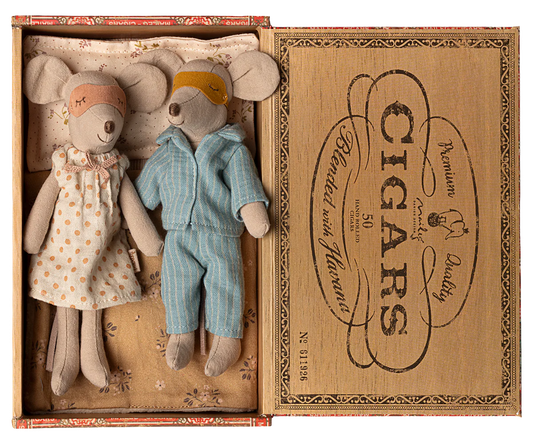 Mum and Dad Mice in Cigar Box (2026 Version)