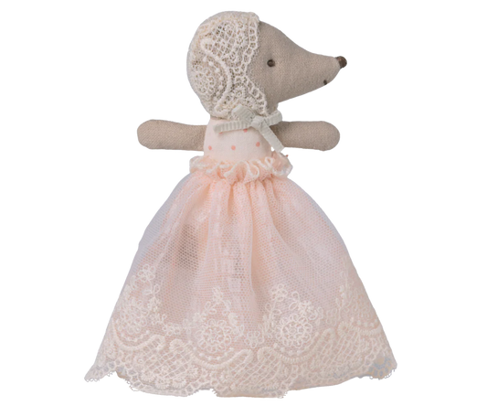 Baby Mouse in Gown, Powder