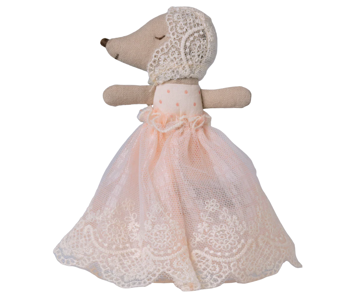 Baby Mouse in Gown, Powder