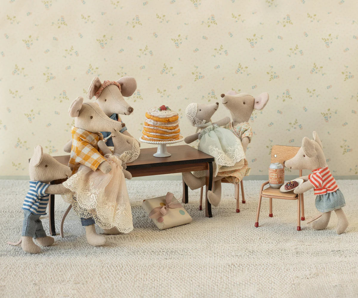 Baby Mouse in Gown, Mint