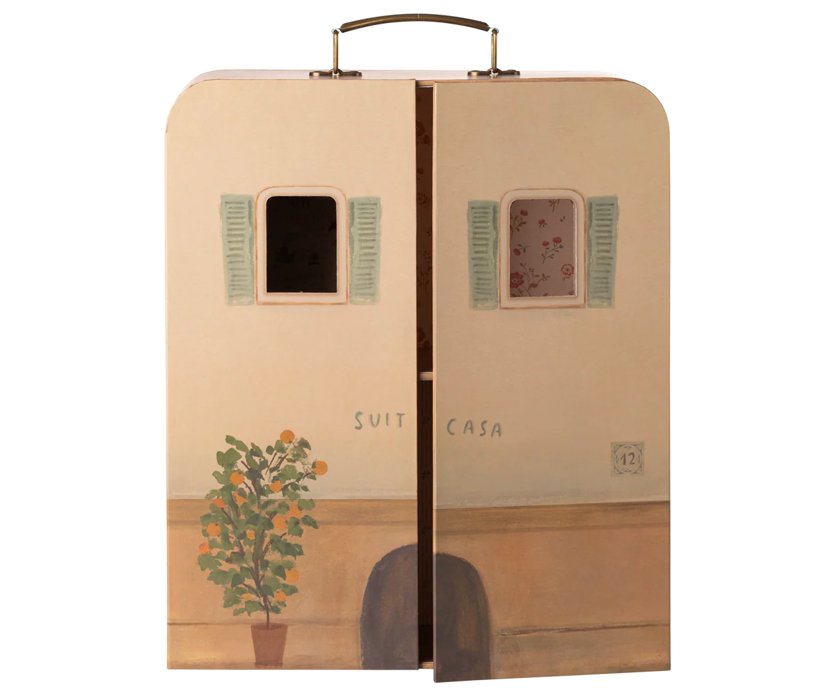 SuitCasa Mouse House