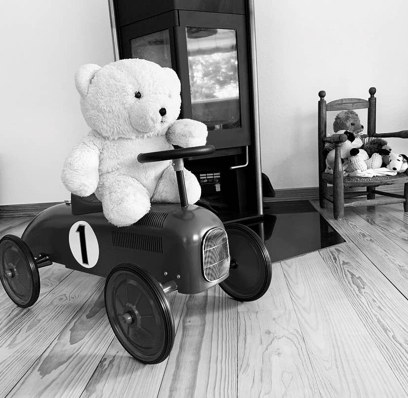 Green Classic Vintage Race Car Ride-On Vehicle