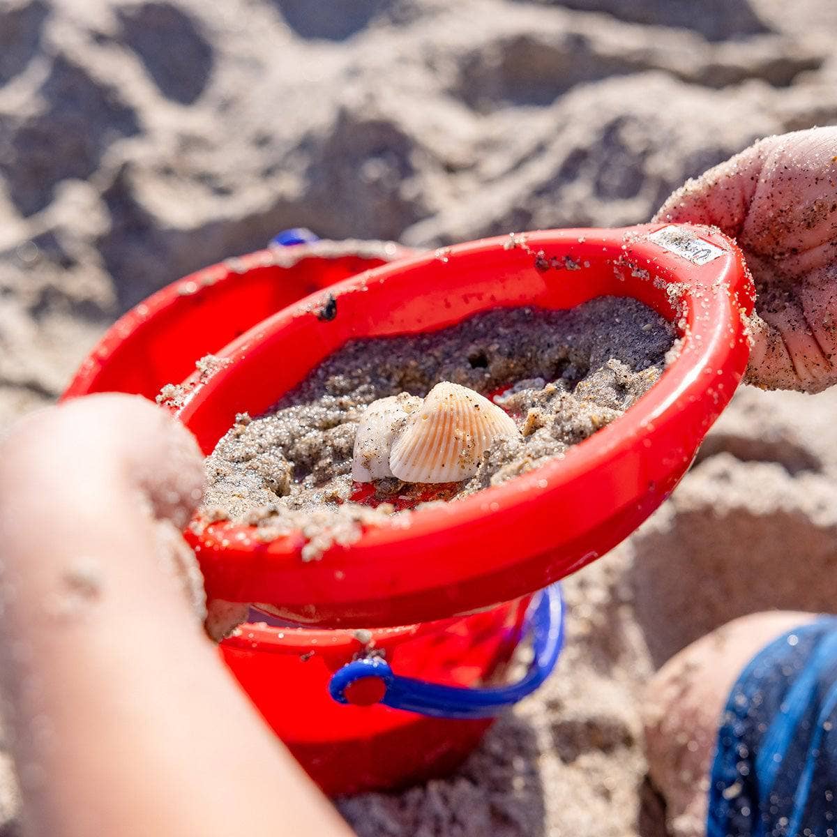 Small Sand Sieve – Durable Sandbox Sifter (Assorted Colors)