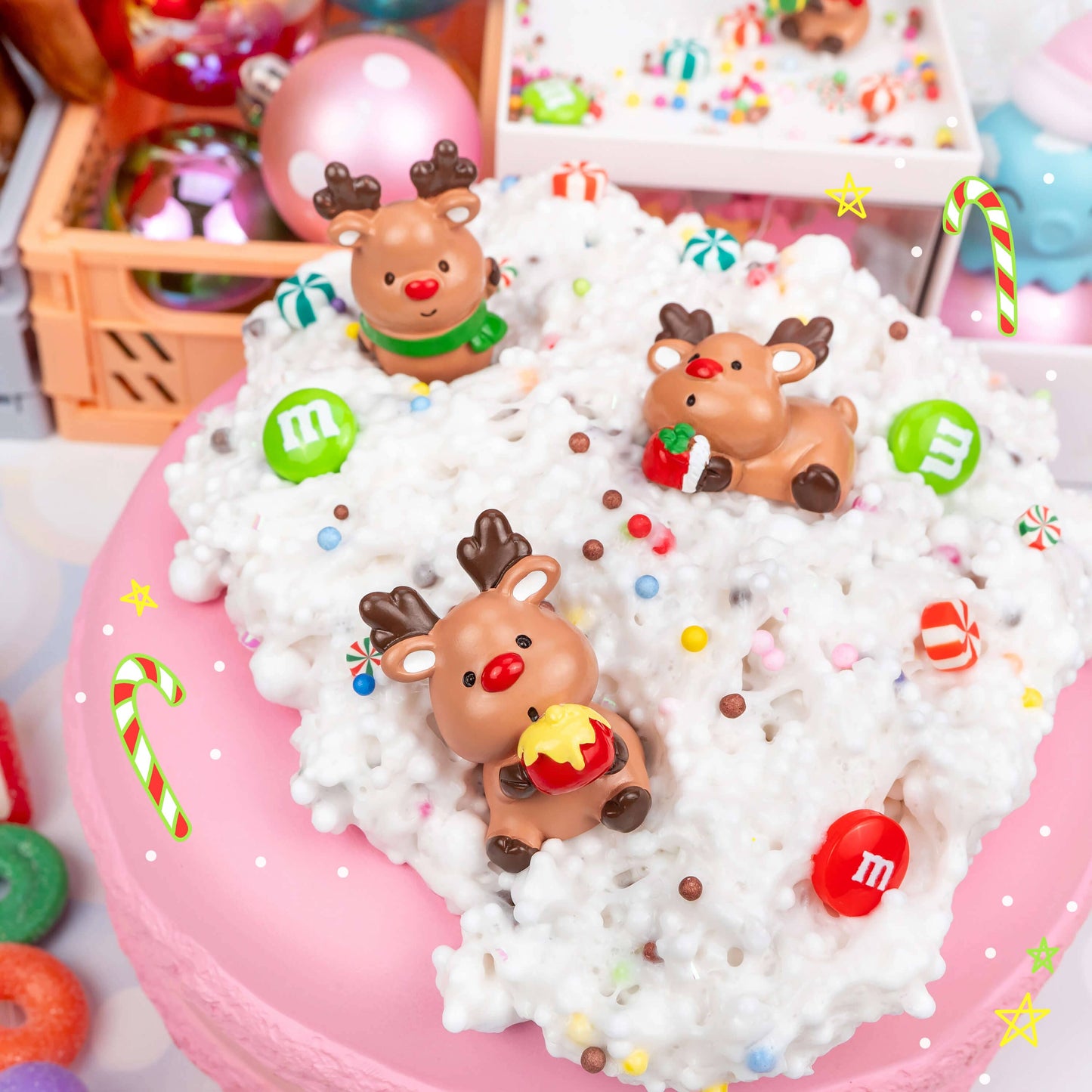 Reindeer Treats Crunchy Signature Dome™ Slime